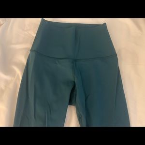 Lululemon high-rise Wunder Under legging 25”